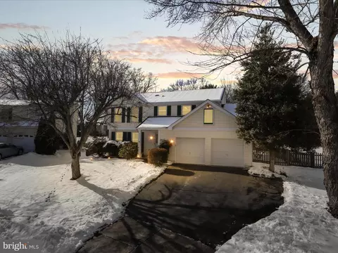 13307 Lockgate Pl, Herndon, VA 20171 photo 2