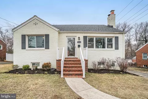 2516 Phillips Dr, Alexandria, VA 22306