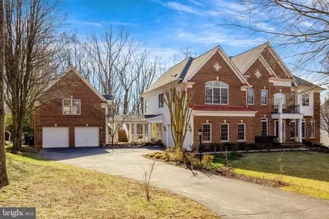 11601 Cedar Chase Rd, Herndon, VA 20170