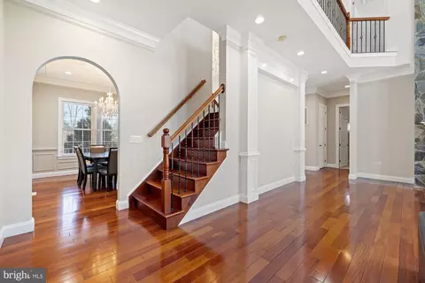 Entry Way - 10102 Vale Rd, Vienna, VA 22181 photo 7 of 21