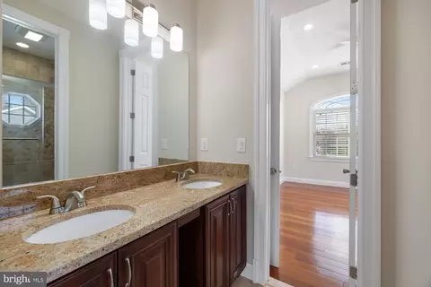 Entry Way - 10102 Vale Rd, Vienna, VA 22181 photo 13 of 21