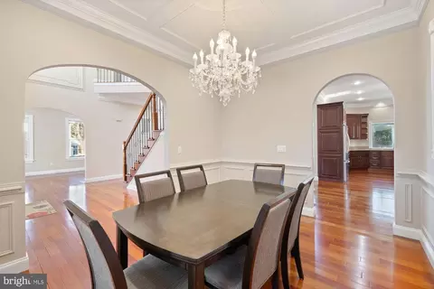Dining - 10102 Vale Rd, Vienna, VA 22181 photo 3 of 6
