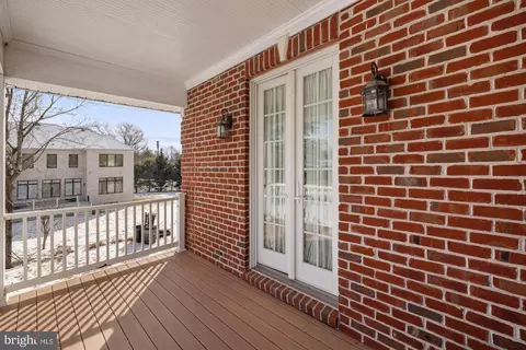 Exterior - 10102 Vale Rd, Vienna, VA 22181 photo 4 of 23