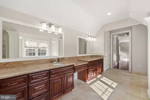 Entry Way - 10102 Vale Rd, Vienna, VA 22181 photo 11 of 21