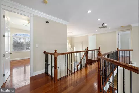Entry Way - 10102 Vale Rd, Vienna, VA 22181 photo 16 of 21