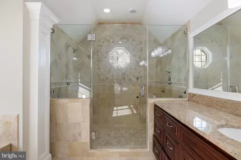 Bath - 10102 Vale Rd, Vienna, VA 22181 photo 6 of 9