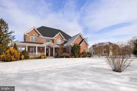 Exterior - 10102 Vale Rd, Vienna, VA 22181 photo 22 of 23