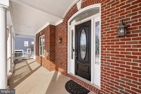 Exterior - 10102 Vale Rd, Vienna, VA 22181 photo 17 of 23
