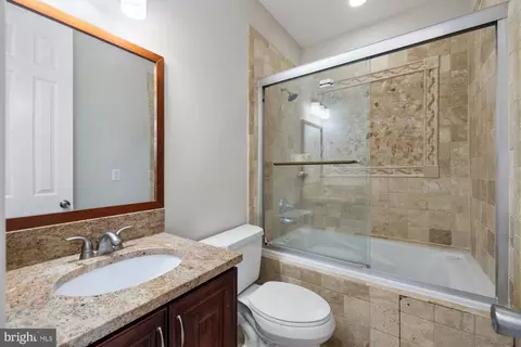 Bath - 10102 Vale Rd, Vienna, VA 22181 photo 7 of 9
