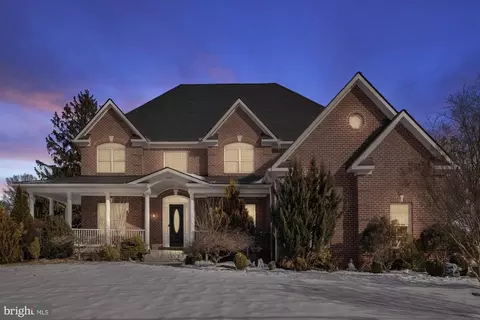 Exterior - 10102 Vale Rd, Vienna, VA 22181 photo 23 of 23