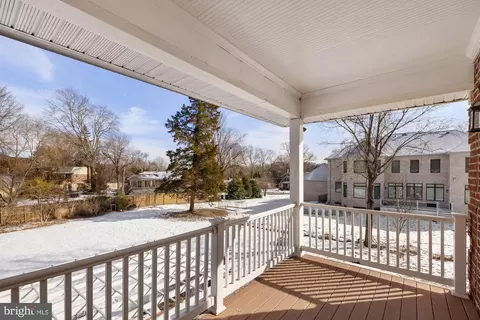 Exterior - 10102 Vale Rd, Vienna, VA 22181 photo 3 of 23