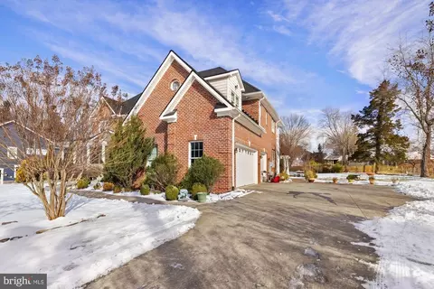Exterior - 10102 Vale Rd, Vienna, VA 22181 photo 18 of 23