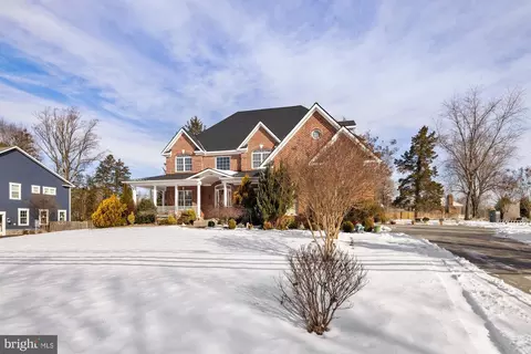 Exterior - 10102 Vale Rd, Vienna, VA 22181 photo 21 of 23