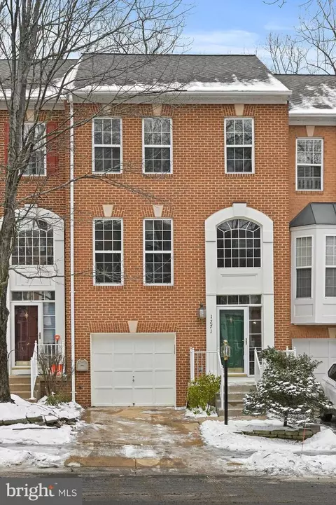 1271 Wild Hawthorn Way, Reston, VA 20194