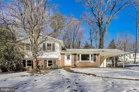 11012 Santa Clara Dr, Fairfax, VA 22030
