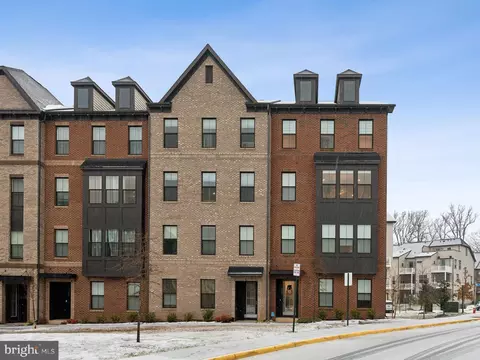 12337 Azure Ln #56, Fairfax, VA 22033
