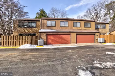 3117 Babashaw Ct, Fairfax, VA 22031