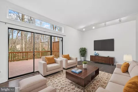 11711 Decade Ct, Reston, VA 20191 photo 3