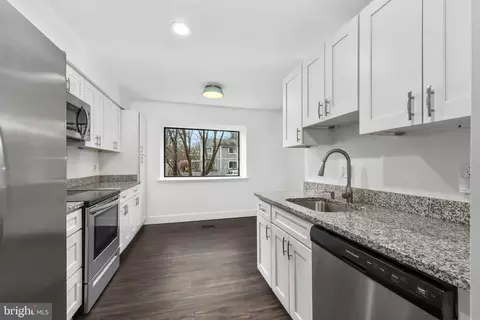 11711 Decade Ct, Reston, VA 20191 photo 7