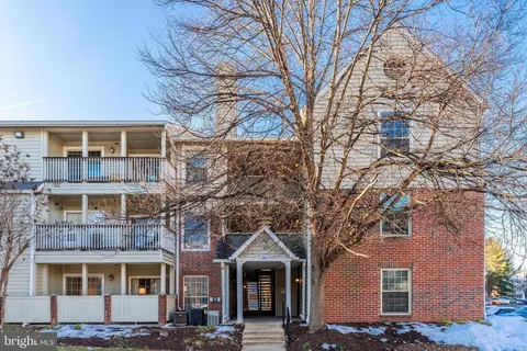 3916 Penderview Dr #405, Fairfax, VA 22033