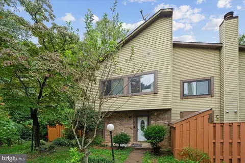 10691 Spring Oak Ct, Burke, VA 22015