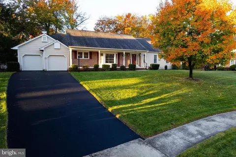 12525 Summer Pl, Oak Hill, VA 20171