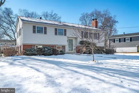 5701 Ashfield Rd, Alexandria, VA 22315