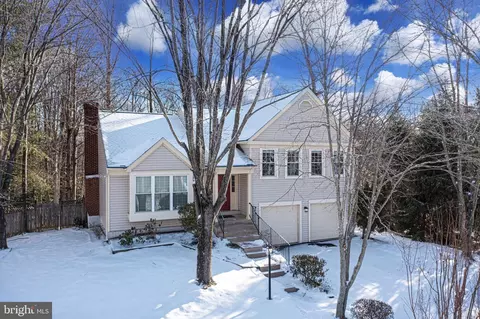 8207 Cherry Ridge Rd, Fairfax Station, VA 22039