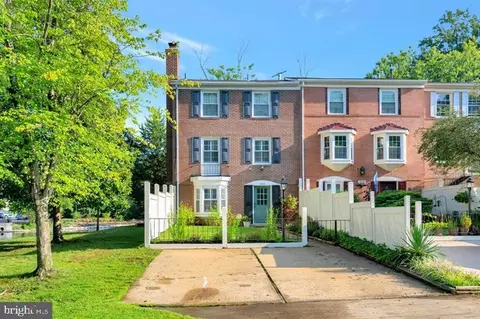 4340 Birchlake Ct, Alexandria, VA 22309