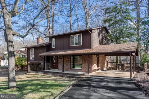 10914 Hunt Club Rd, Reston, VA 20190