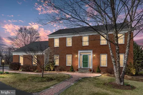 2728 Copper Creek Rd, Herndon, VA 20171
