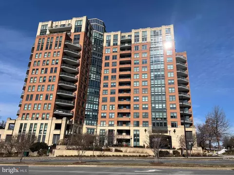 1830 Fountain Dr #806, Reston, VA 20190