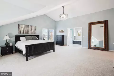 Bedroom - 14086 Eagle Chase Cir, Chantilly, VA 20151 photo 4 of 11