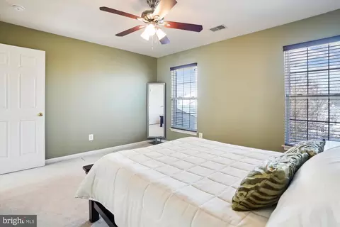 Bedroom - 14086 Eagle Chase Cir, Chantilly, VA 20151 photo 6 of 11