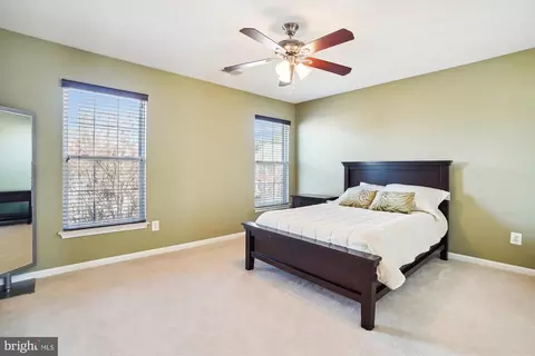 Bedroom - 14086 Eagle Chase Cir, Chantilly, VA 20151 photo 5 of 11