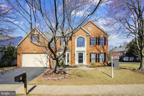 Exterior - 14086 Eagle Chase Cir, Chantilly, VA 20151 photo 2 of 14