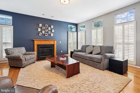 Living - 14086 Eagle Chase Cir, Chantilly, VA 20151 photo 1 of 2