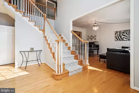 Entry Way - 14086 Eagle Chase Cir, Chantilly, VA 20151 photo 2 of 11