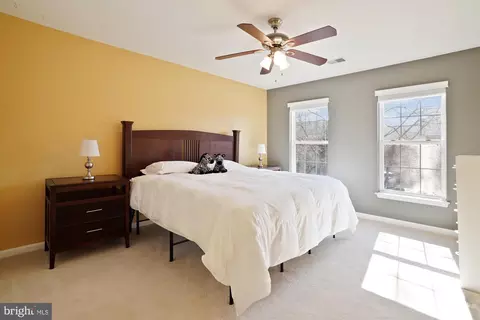 Bedroom - 14086 Eagle Chase Cir, Chantilly, VA 20151 photo 9 of 11