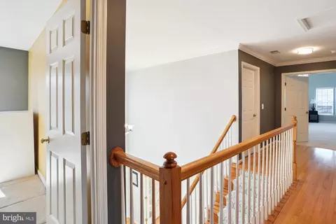 Entry Way - 14086 Eagle Chase Cir, Chantilly, VA 20151 photo 8 of 11