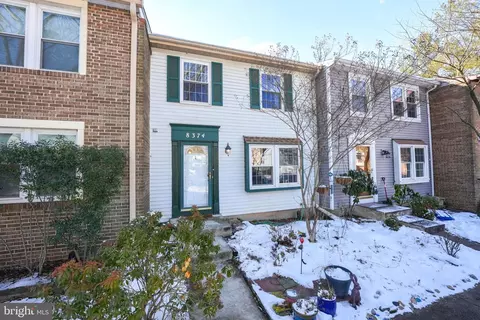 8374 Fern Leaf Ct, Springfield, VA 22153