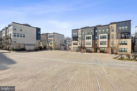 1675 Bandit Loop #305B, Reston, VA 20190 photo 32