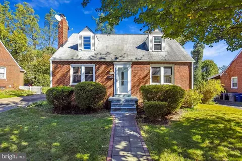 2913 Stuart Dr, Falls Church, VA 22042