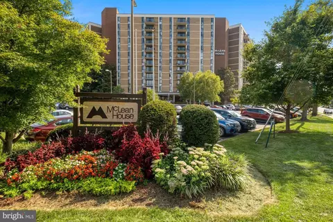 6800 Fleetwood Rd #417, Mclean, VA 22101