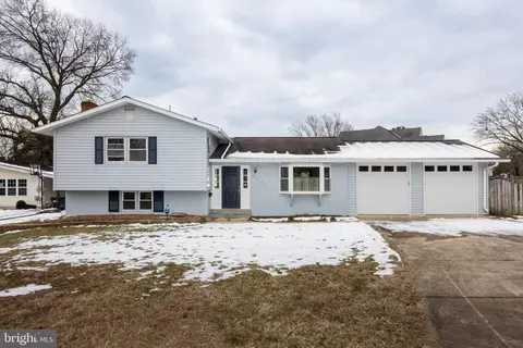 5900 Ridge View Dr, Alexandria, VA 22310