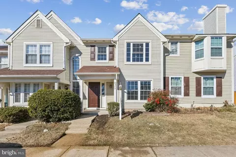 8775 Village Green Ct, Alexandria, VA 22309