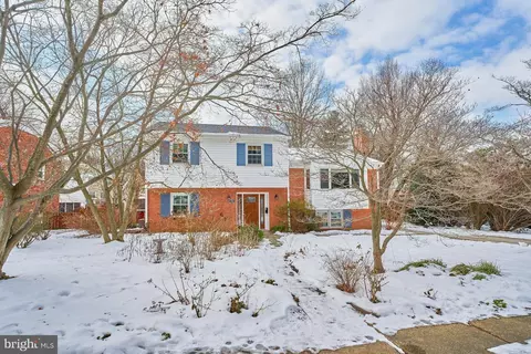 2204 Casemont Dr, Falls Church, VA 22046