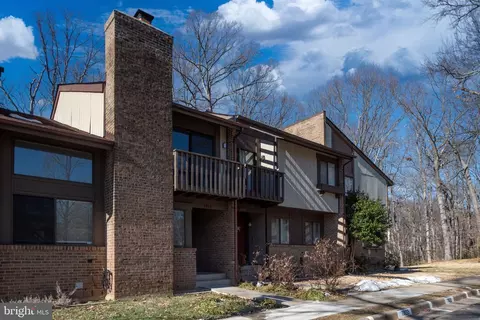 7824 Marconi Ct, Springfield, VA 22153 photo 2