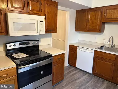 7004 Bradwood Ct, Springfield, VA 22151 photo 13