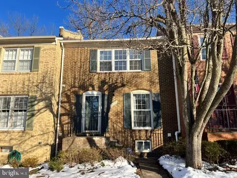 7004 Bradwood Ct, Springfield, VA 22151 photo 2